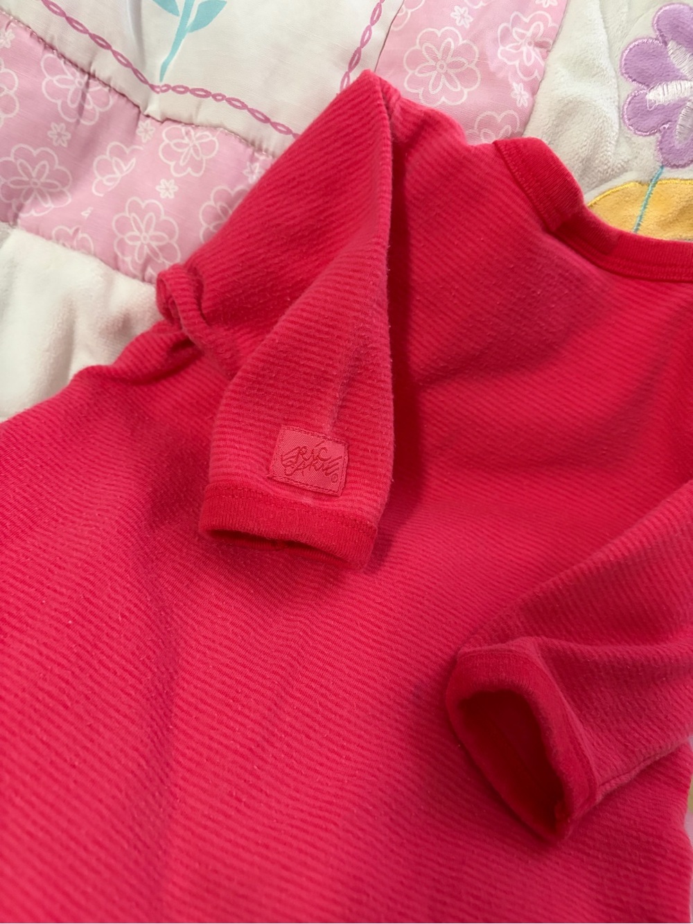 Vintage Y2K Carters 3-6M Eric Carle Caterpillar Plush + Strawberries Sleeper - Picture 8 of 15